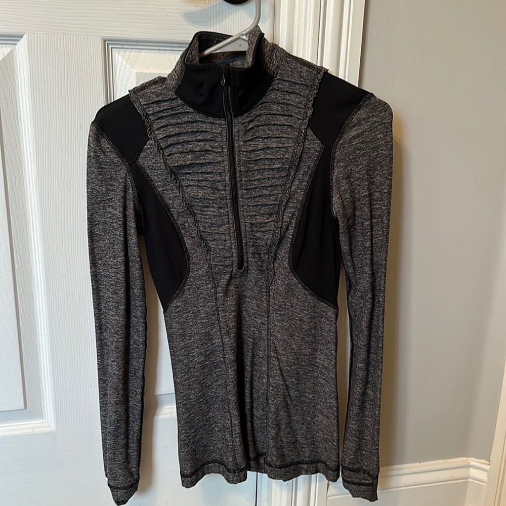 Lululemon black pullover